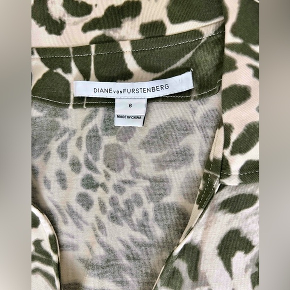 Diane Von Furstenberg Silk Animal Print Long Sleeve Wrap Dress - Picture 7 of 13